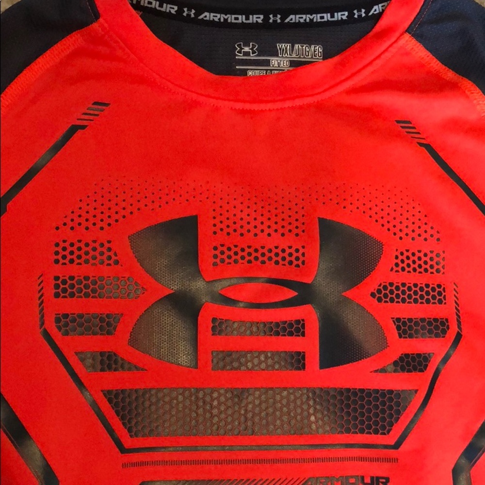 *Price drop! Under Armour bundle fitted shirts - Picture 6 of 7